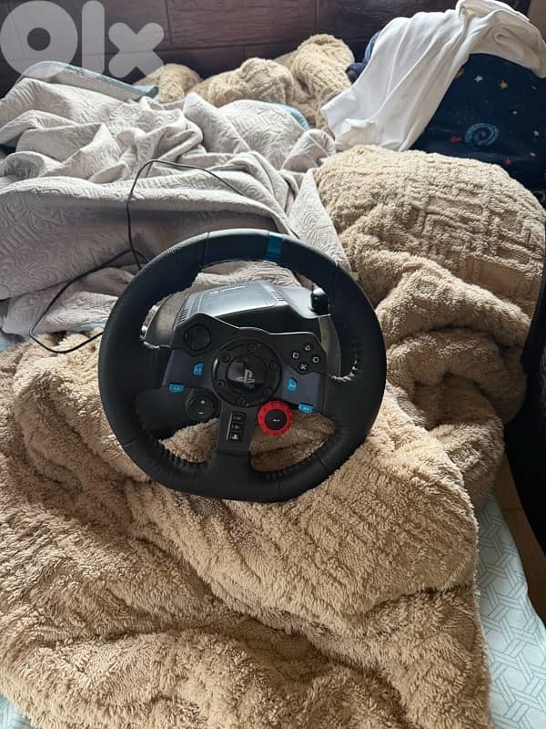 steering wheel w everything with it 0