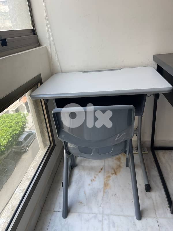 desk for kids- Pandaplast barely used 3