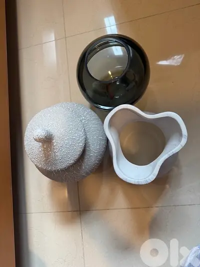 3 vases