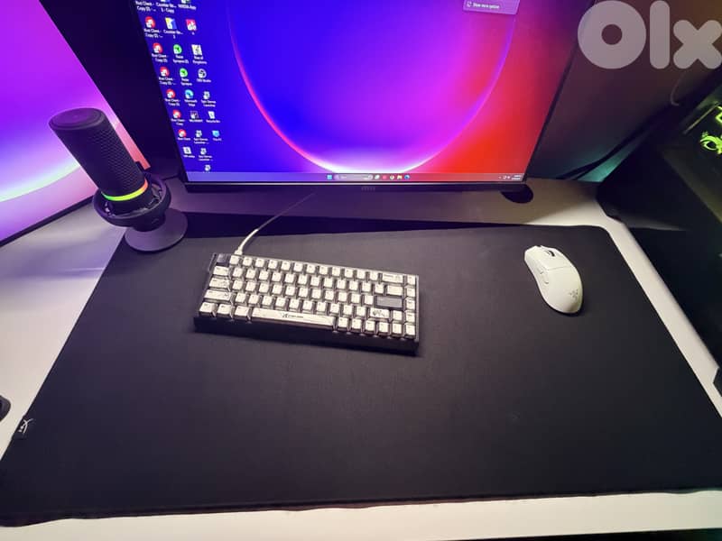 Hyperx mouse pad xxl used 1 month still clean no box 0