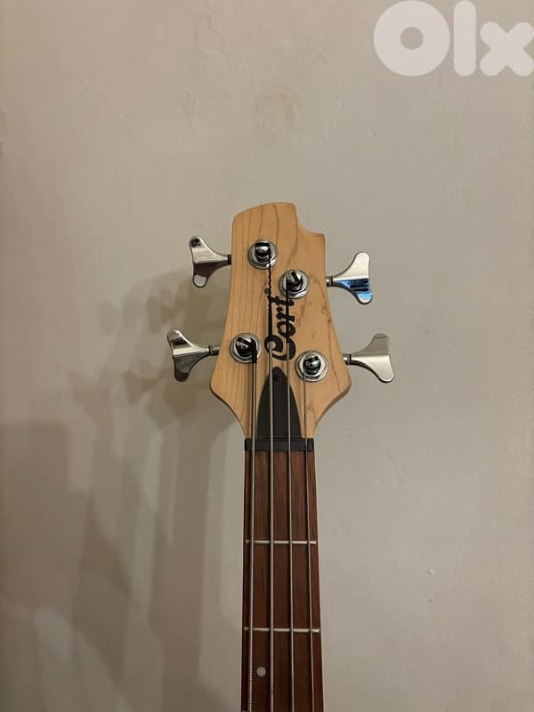 Cort bass electric guitar 2