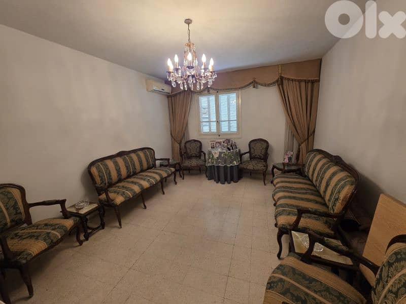 Salon for sales in excellent condition 0