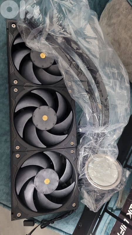 Lian Li Galahad II Trinity Performance 360  AIO liquid cooler 2