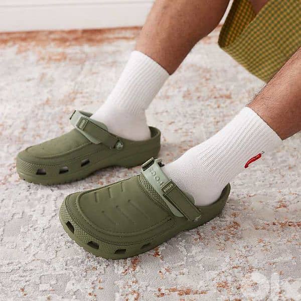 NEW Crocs YUKON 0