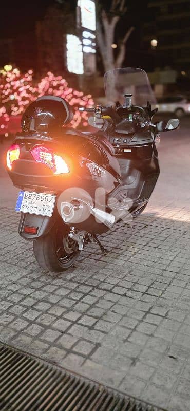 Suzuki burgman 650LX 1