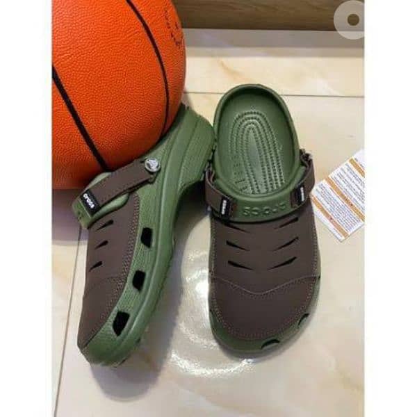 NEW authentic Crocs YUKON 0
