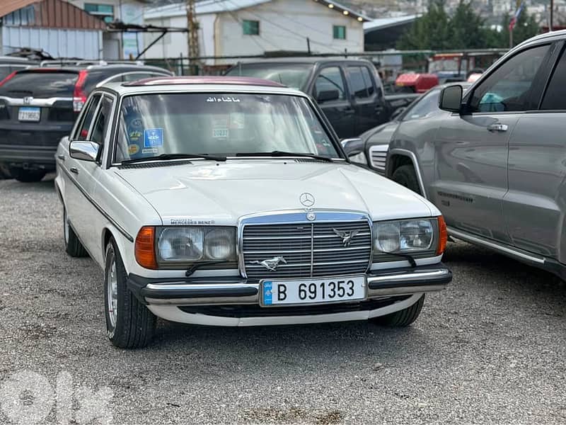 Mercedes-Benz 230 E 1982 0