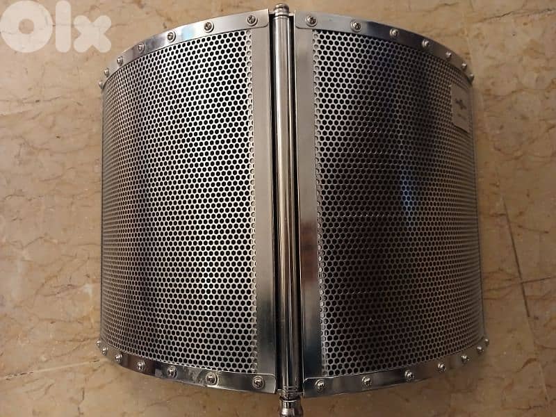 Reflection filter for microphone 0