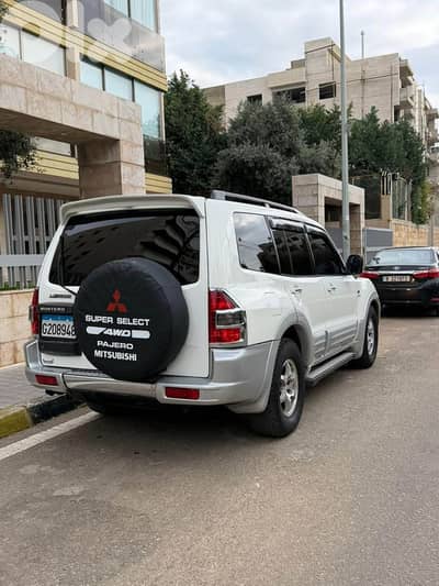 Mitsubishi Pajero 2001