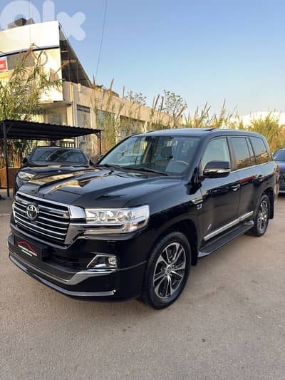 Toyota Land Cruiser VX-E Grand Touring S  5.7L V8  2020!