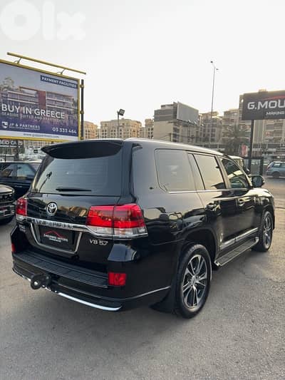 Toyota Land Cruiser VX-E Grand Touring S  5.7L V8  2020!