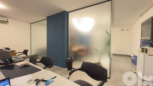 Office Space for Rent in Bsalim مكتب تجاري زاوية للإيجارفي بصاليم