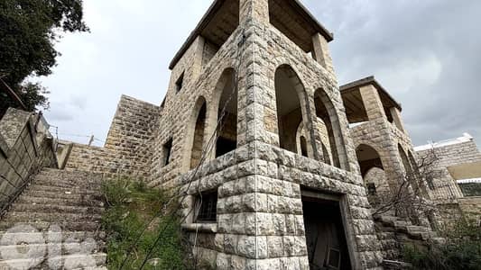 RWB362CA - Old house with land for sale in Lehfed Jbeil