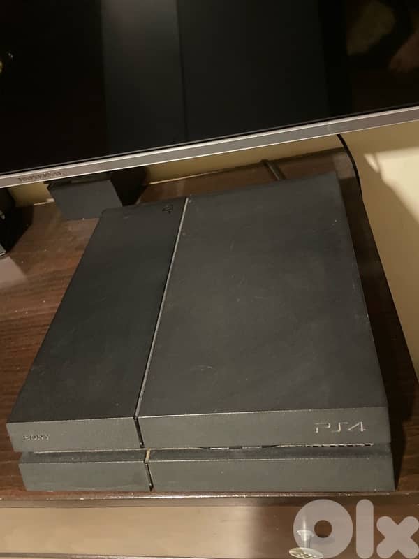 play station 4 for sale negotiable 0