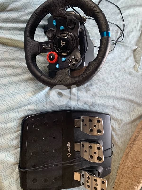 STEERING WHEEL for playstation and pc like new 250$ 2