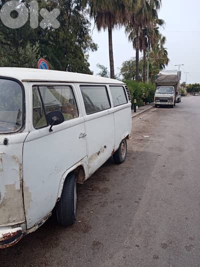 Classic 1975 Volkswagen Van –  Reliable Mechanics, Yours for $3000!"