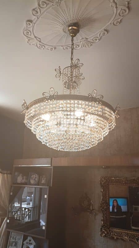 crystal and gold chandelier 0