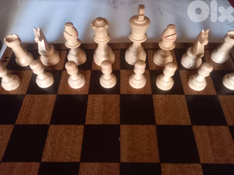Jeu en échec en bois, Rachez Paris 1
