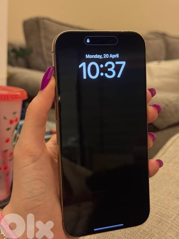 iPhone 16 Pro Max [beige] - 256GB - Cracked screen (شعر) 0