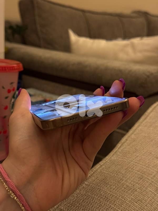 iPhone 16 Pro Max [beige] - 256GB - Cracked screen (شعر) 2