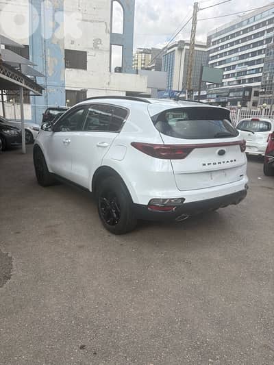 Kia Sportage 2021 black edition company source
