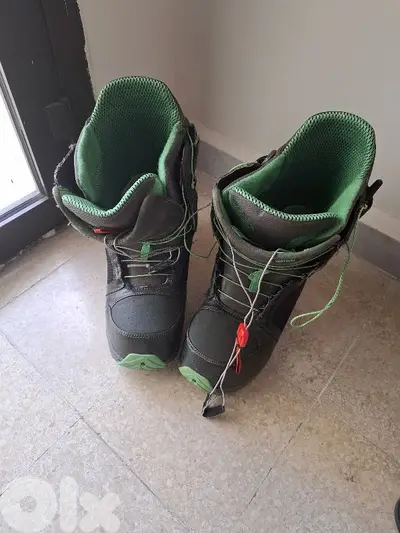 snowboarding boot