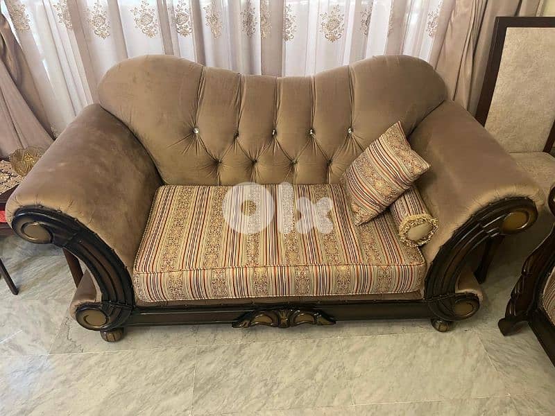 3 sofa ( in good condition) 0