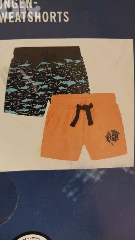 boy wears 5