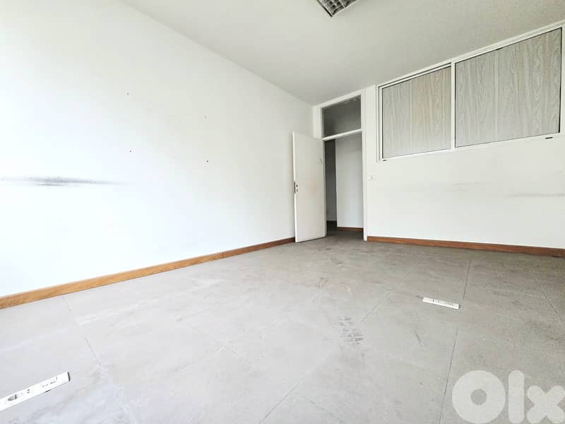 RAO26-5032 Office for Rent – Clemenceau | 190m² 0