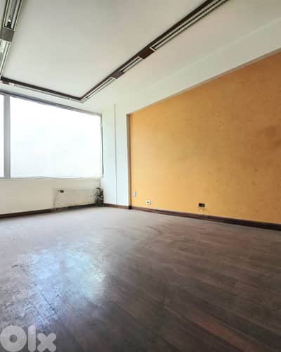 RAO26-5035 Office for Rent – Clemenceau | 60m²