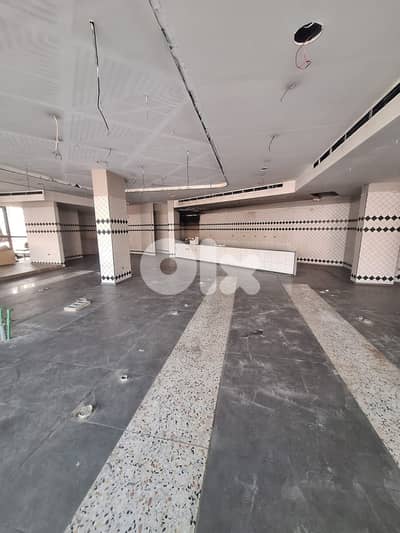 SHOWROOM | AWKAR | 14 PARKING SPOTS | MAIN ROAD, (AWR-121)