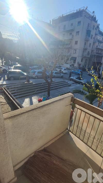 Small Apartment for Sale in Athens - شقة صغيرة للبيع في أثينا