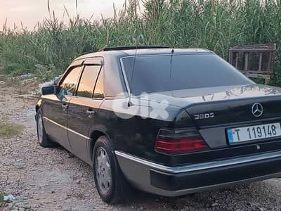 Mercedes-Benz 300 1992