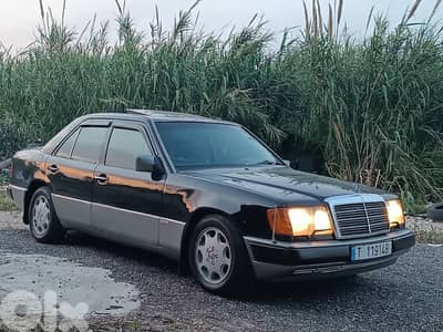 Mercedes-Benz 300 1992