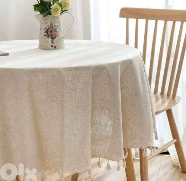5 nappes  rondes beige et 5 nappes rondes blanches 1