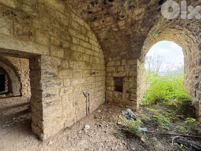 Land with Heritage Villa for sale in Aley أرض مع فيلا تراثية في عاليه