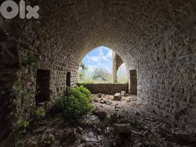 Land with Heritage Villa for sale in Aley أرض مع فيلا تراثية في عاليه