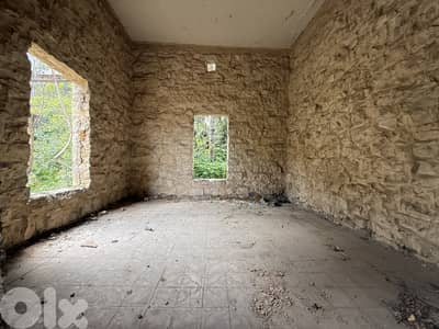 Land with Heritage Villa for sale in Aley أرض مع فيلا تراثية في عاليه