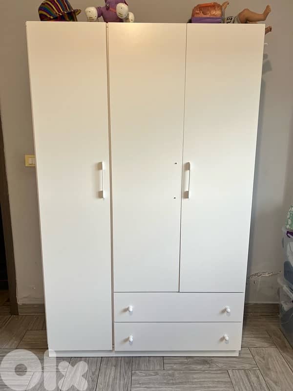 Bedroom closet and hair dresser 0