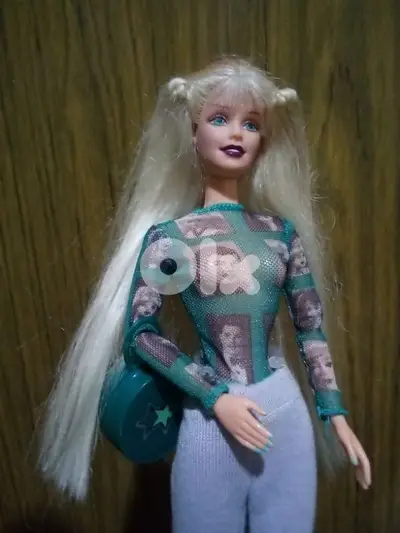 HOLLYWOOD NAILS Barbie Mattel99 great doll+Own wears+Own shoes+own bag