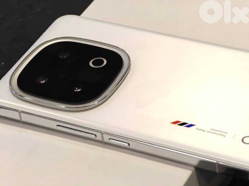 Vivo iQOO 13 BMW Edition ( 512 Gb / 16 Ram ) Like New 5