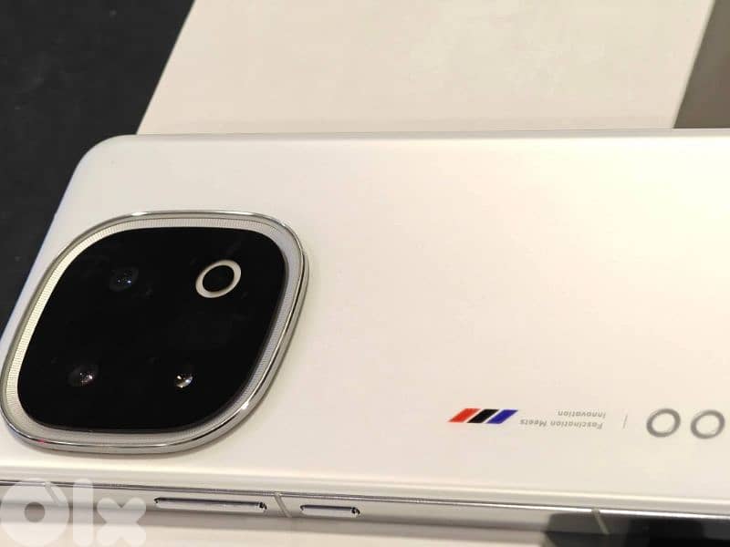Vivo iQOO 13 BMW Edition ( 512 Gb / 16 Ram ) Like New 7