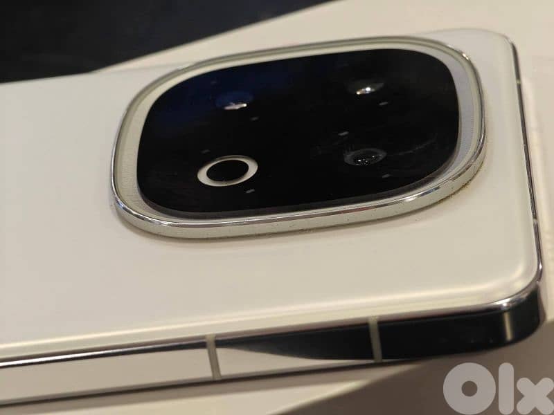 Vivo iQOO 13 BMW Edition ( 512 Gb / 16 Ram ) Like New 9