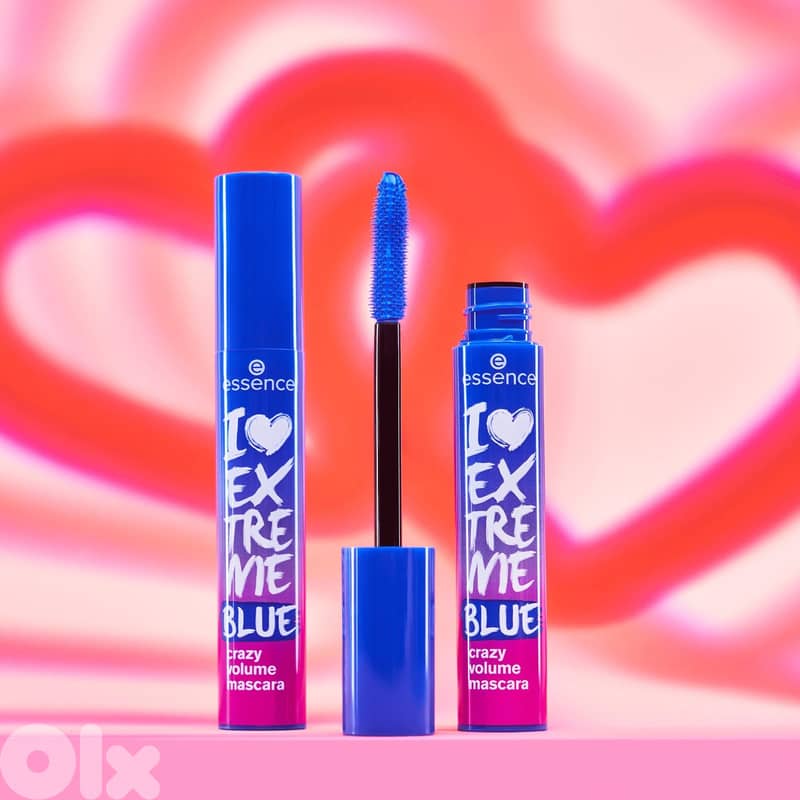 Essence I LOVE EXTREME BLUE crazy volume mascara 8