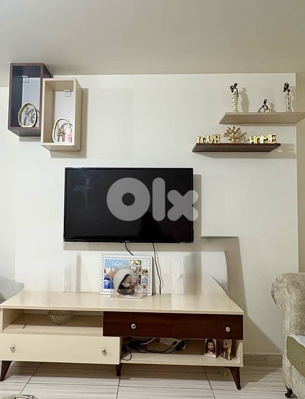 tv unit like new with tv 350$ 0