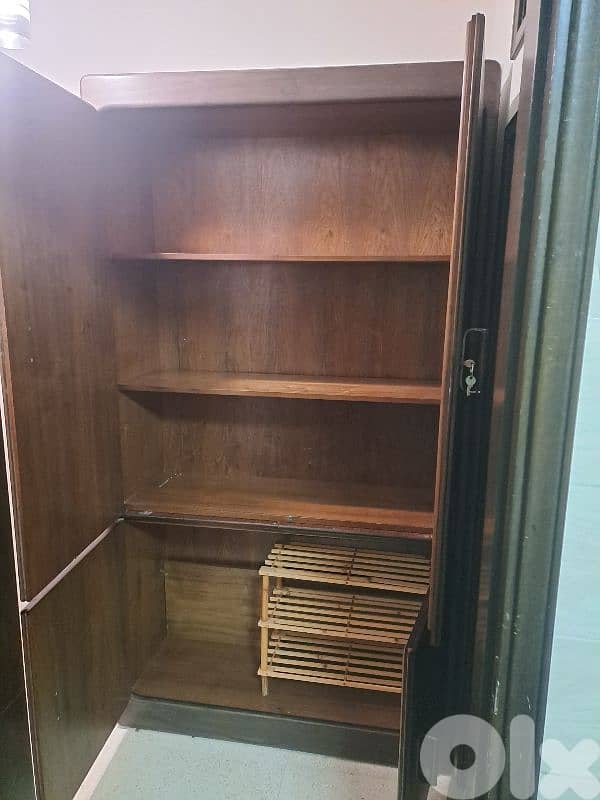 closet خزانة 1