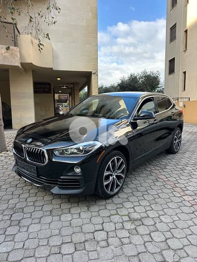 BMW X2 x-drive sport package 2018 black on black (clean carfax)