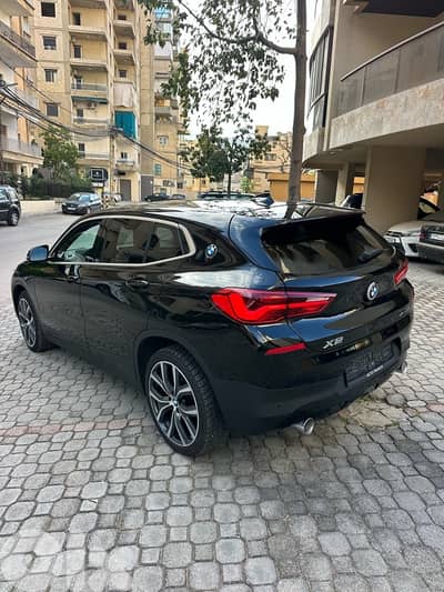 BMW X2 x-drive sport package 2018 black on black (clean carfax)