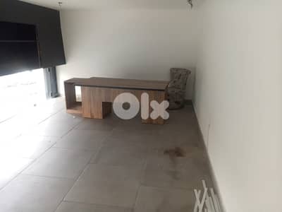 محل للايجار في الاشرفية Shop for rent in Achrafieh