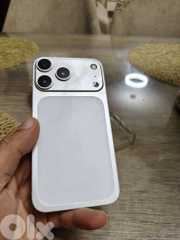 iphone xr look 17 pro 0